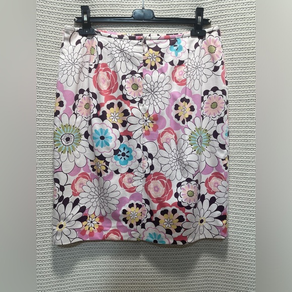 Isabel&Nina Multiple Flower Design Mini Skirt - Picture 1 of 5